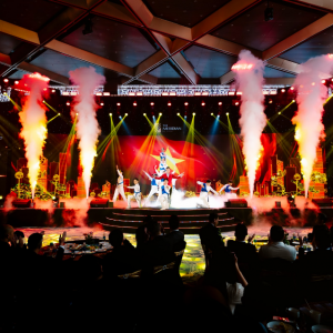 Dịch vụ thiết kế backdrop, sân khấu và khu check-in sự kiện chuyên nghiệp